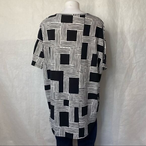 LulaRoe White Black Geometrical High Low Casual Shirt Size S - Picture 7 of 10